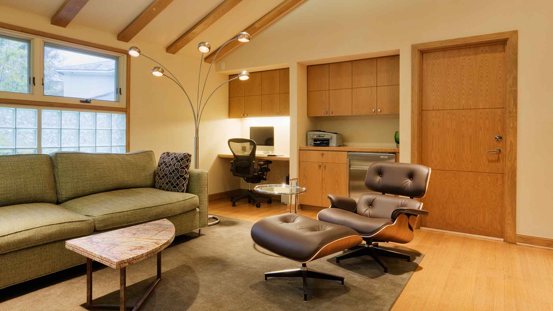 How to Create a Safe Flight Area for Budgies?